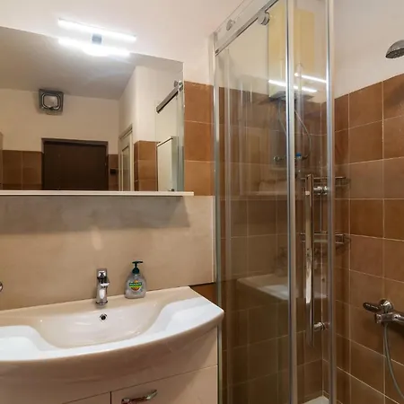 Three-bedroom In Apartmán *