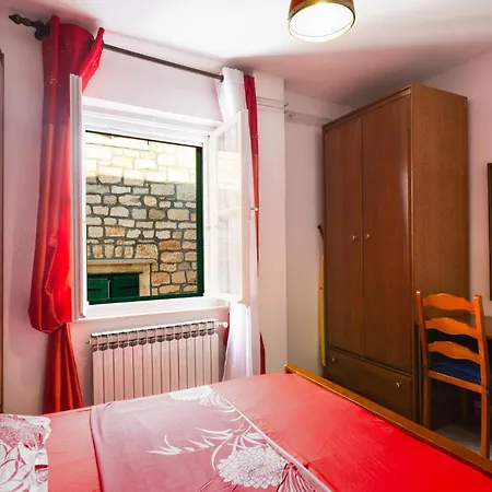 Three-bedroom In Apartmán